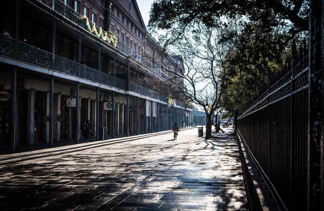 A view of an empty street 